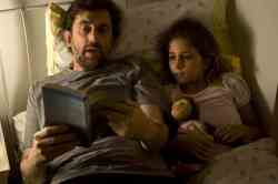 Nanni Moretti-Blu Yoshimi reading ph.Chico De Luigi low res Pietro Paladini (Nanni Moretti) and Claudia Paladini (Blu Yoshimi)