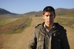 Red Hill: Shane Cooper (Ryan Kwanten) 